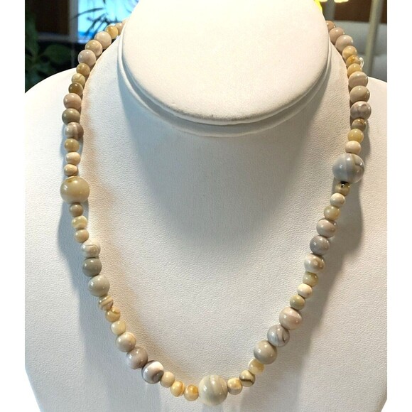 Unbranded Jewelry - Vintage‎ Handmade Beige Banded Agate Round Beaded 18.5'' Necklace 33.3g